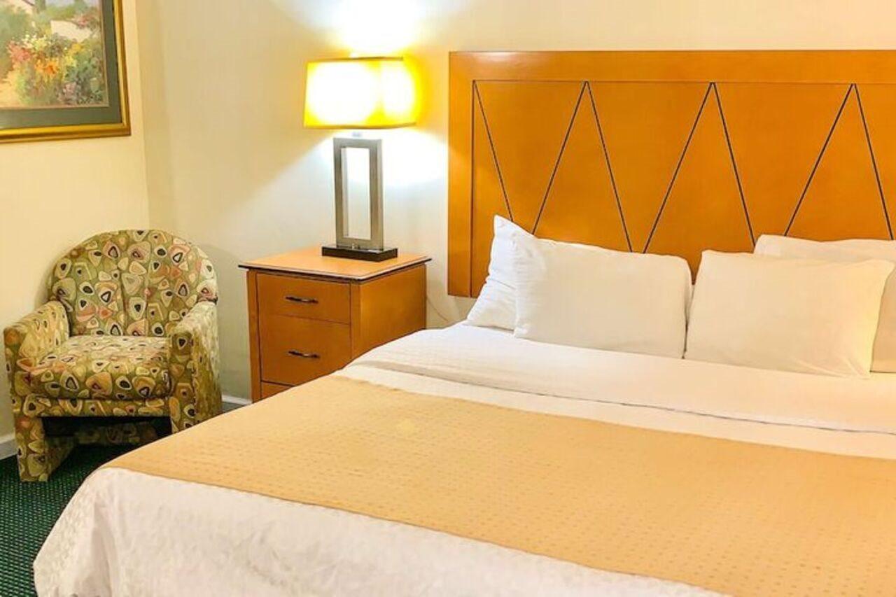 Rodeway Inn Ли Экстерьер фото