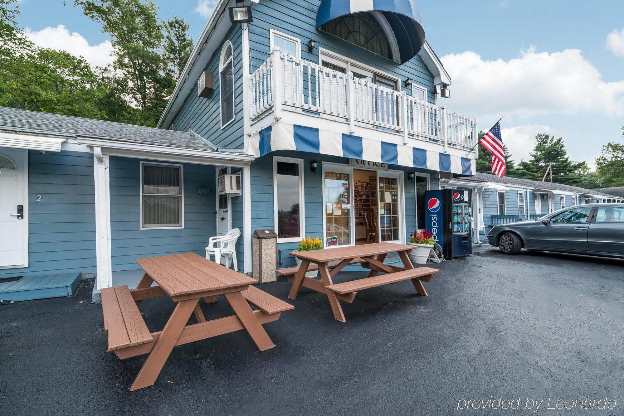 Rodeway Inn Ли Экстерьер фото